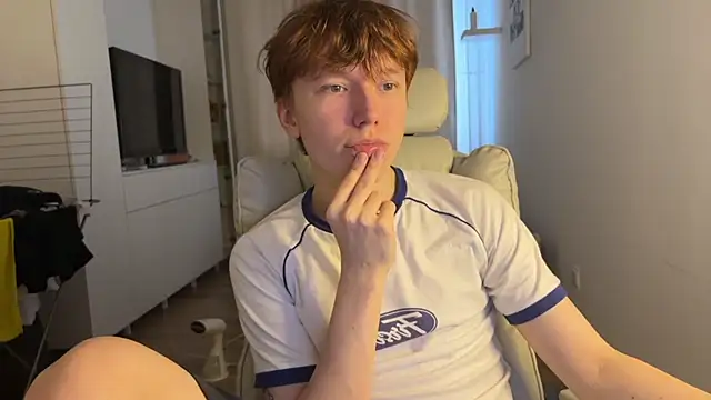 Snapshot of tommy_colson chatting on November 17, 2025, 10:32 am tommy colson online show from November 17, 2025, 10:32 am