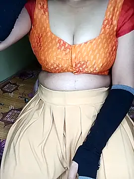 Snapshot of geetha_telugu_kan277 chatting on September 11, 2025, 5:02 pm geetha telugu kan277 online show from September 11, 2025, 5:02 pm