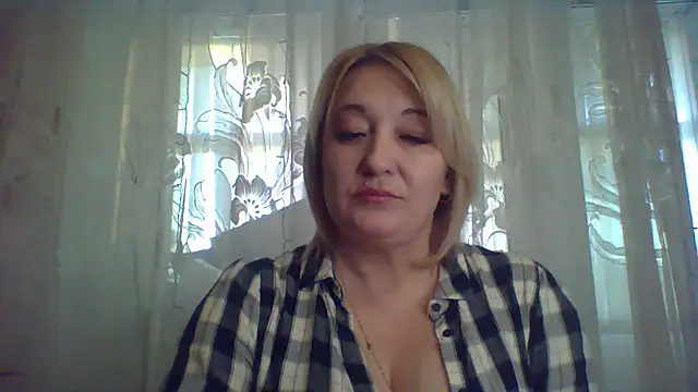 ArielXLoveresss online show from February 26, 2025, 3:08 pm