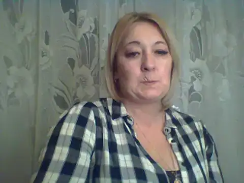 ArielXLoveresss online show from February 26, 2025, 6:11 pm