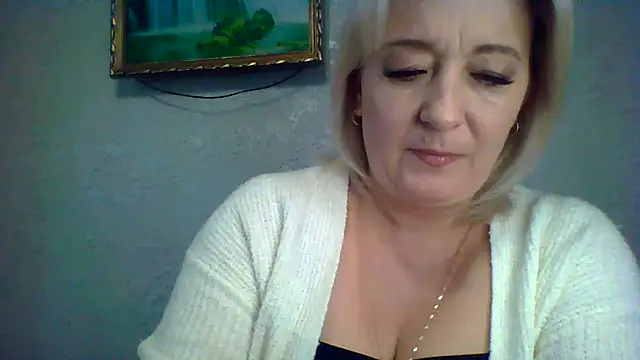 ArielXLoveresss online show from September 26, 2025, 9:02 am