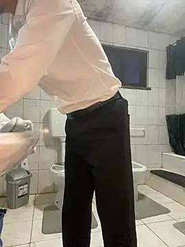 rogerdik76 online show from March 26, 2026, 6:08 am