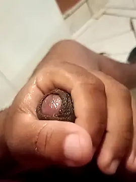 Snapshot of Safadoo2025 chatting on February 28, 2026, 5:03 pm Safadoo2025 online show from February 28, 2026, 5:03 pm