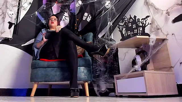 martina soto online show from October 25, 2025, 3:25 am