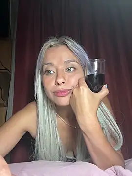 WhiteSnow09 online show from February 24, 2025, 5:22 am