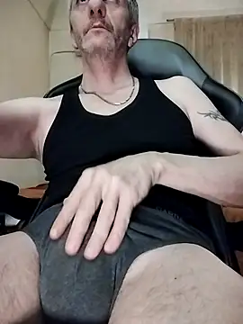 Snapshot of maxdaddy690 chatting on March 15, 2025, 12:04 am maxdaddy690 online show from March 15, 2025, 12:04 am