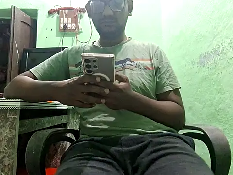 Snapshot of wildfun_ chatting on December 5, 2025, 8:34 am wildfun online show from December 5, 2025, 8:34 am