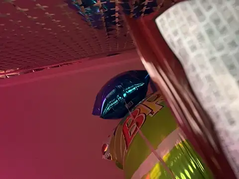 YODAPESOS online show from November 1, 2025, 12:45 am