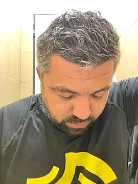 Snapshot of Alexander18edd chatting on October 6, 2025, 7:39 am Alexander18edd online show from October 6, 2025, 7:39 am