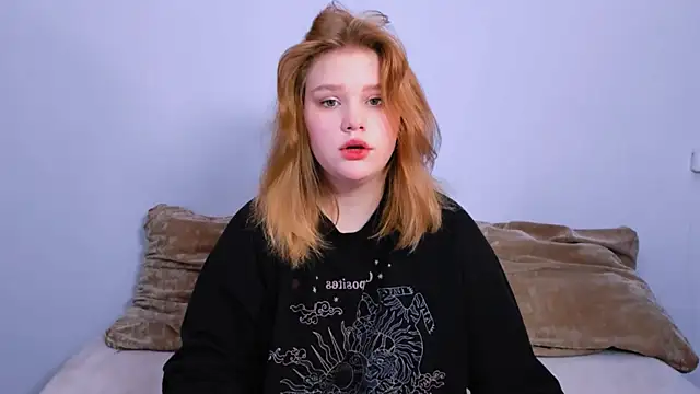 LaseyMoon online show from October 2, 2025, 1:12 am