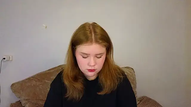 LaseyMoon online show from February 16, 2026, 4:19 am