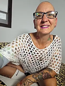 Emma Milf25 online show from December 20, 2025, 12:56 pm