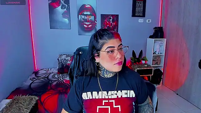 Veronika metal online show from September 9, 2025, 6:07 pm