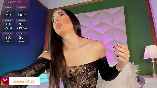 queen  violet online show from September 13, 2025, 8:08 pm