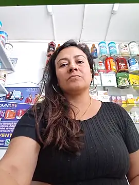 roxanasexy2025 online show from April 18, 2026, 4:00 pm