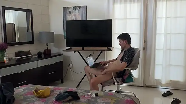 webtonight online show from February 26, 2025, 1:21 am