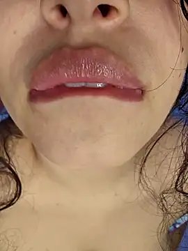 Snapshot of SexyLilyXO chatting on March 23, 2025, 6:05 am SexyLilyXO online show from March 23, 2025, 6:05 am