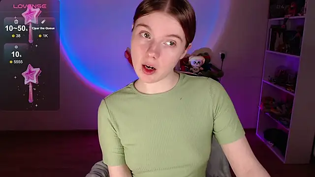 Strawberry juli online show from February 13, 2026, 1:45 am