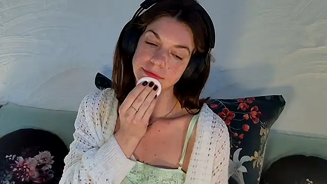 Rosemarie Blu online show from March 1, 2026, 8:27 am