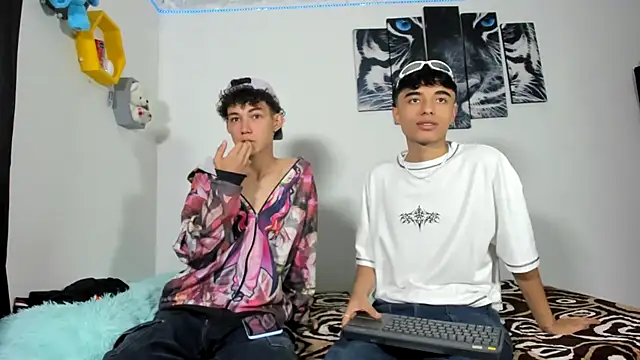 Snapshot of Maxxi_hot23 chatting on March 22, 2025, 2:14 pm Maxxi hot23 online show from March 22, 2025, 2:14 pm