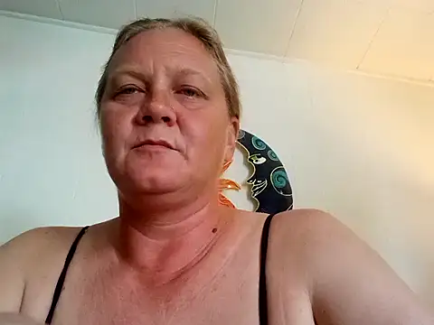 Snapshot of wetnwildforyou chatting on October 1, 2025, 5:52 pm wetnwildforyou online show from October 1, 2025, 5:52 pm