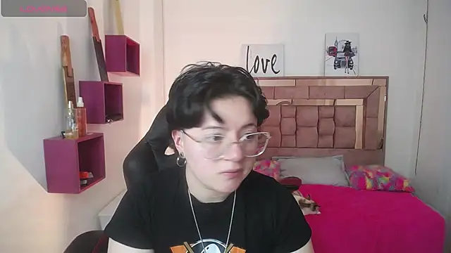 Snapshot of safyka chatting on November 15, 2025, 12:52 am safyka online show from November 15, 2025, 12:52 am