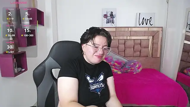 Snapshot of safyka chatting on November 26, 2025, 3:18 am safyka online show from November 26, 2025, 3:18 am