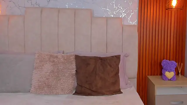 ScarlettWallace online show from September 22, 2025, 4:20 pm