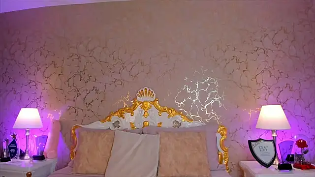 ScarlettWallace online show from October 11, 2025, 12:58 pm