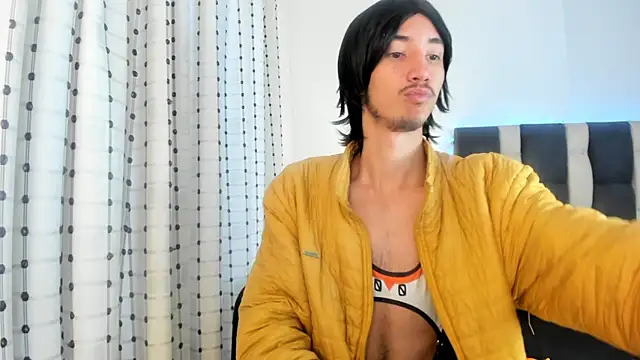 loverisu-coral online show from January 8, 2026, 9:28 pm