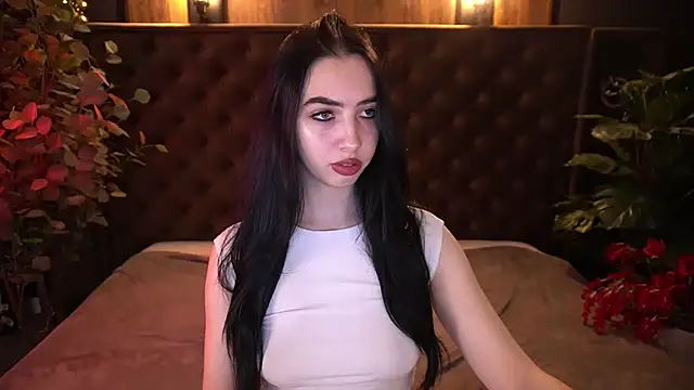 WildKittenX  online show from April 5, 2026, 5:48 am