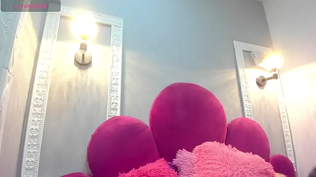 Bonniie 22 online show from April 17, 2026, 7:28 pm