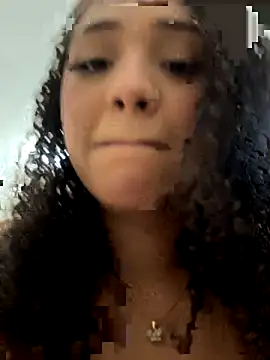 zarinha22 online show from October 23, 2025, 3:11 pm