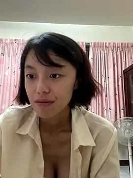 ladypaggy online show from October 6, 2025, 3:42 pm