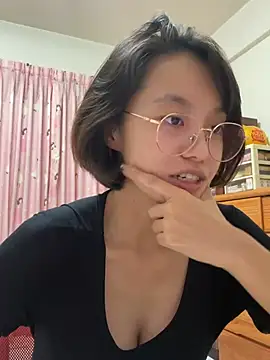 ladypaggy online show from April 7, 2026, 1:33 pm