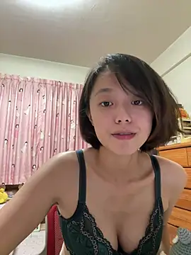 ladypaggy online show from April 9, 2026, 3:39 pm