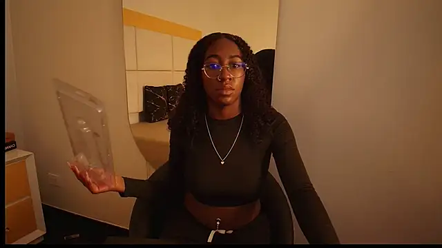 Qeen blackk online show from December 16, 2025, 9:31 pm