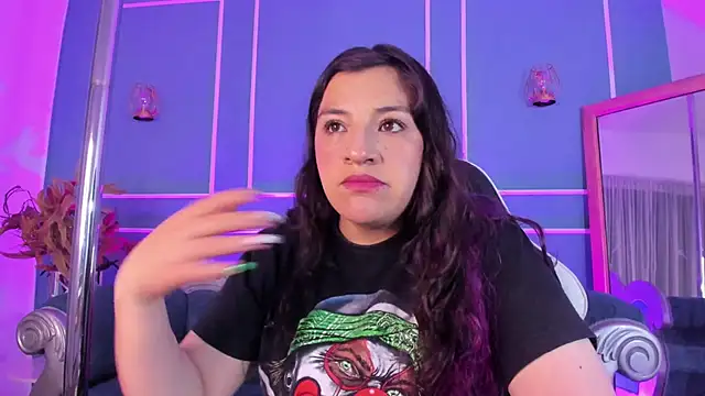 TaraTaylorr online show from November 13, 2025, 2:21 am