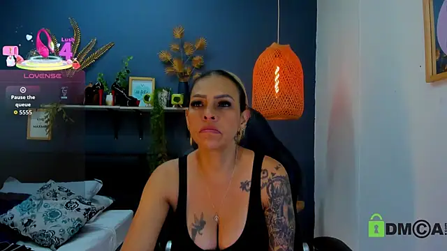 Snapshot of yessila_parker chatting on April 26, 2026, 8:45 am yessila parker online show from April 26, 2026, 8:45 am
