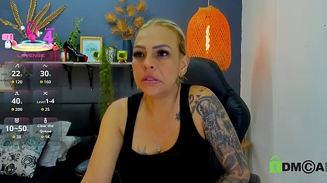 Snapshot of yessila_parker chatting on May 2, 2026, 8:41 am yessila parker online show from May 2, 2026, 8:41 am