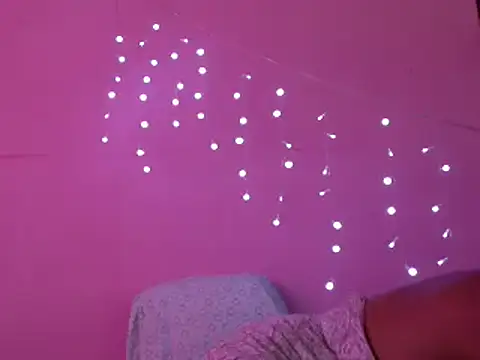 Ladyzee25 online show from December 21, 2025, 3:19 pm