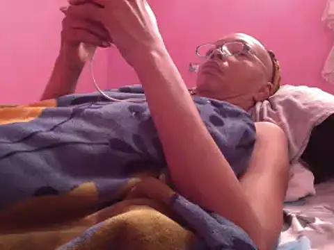 Ladyzee25 online show from February 5, 2026, 1:05 pm