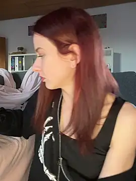 SweetSeraphine online show from March 18, 2025, 4:59 pm