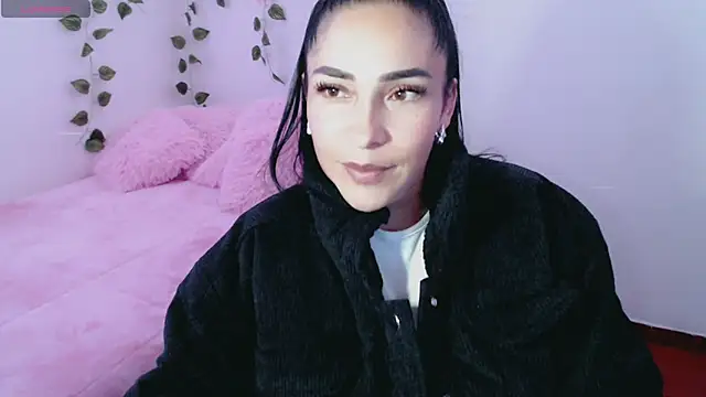 Snapshot of luna_lgomez_ chatting on March 8, 2025, 2:08 pm luna lgomez  online show from March 8, 2025, 2:08 pm