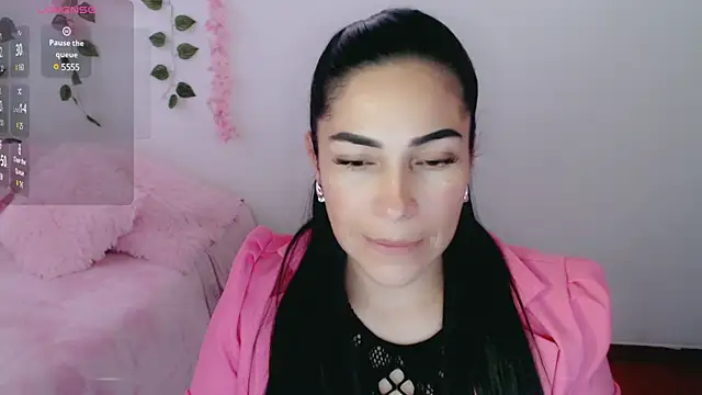 Snapshot of luna_lgomez_ chatting on March 12, 2025, 11:09 am luna lgomez  online show from March 12, 2025, 11:09 am