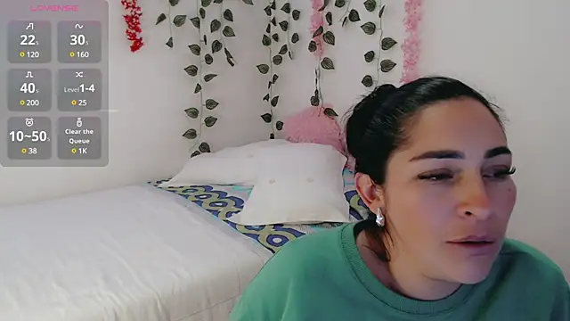 Snapshot of luna_lgomez_ chatting on March 18, 2025, 5:21 pm luna lgomez  online show from March 18, 2025, 5:21 pm