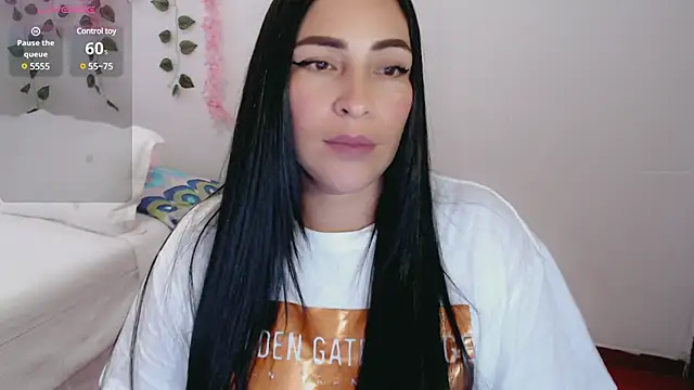 Snapshot of luna_lgomez_ chatting on March 23, 2025, 1:09 am luna lgomez  online show from March 23, 2025, 1:09 am