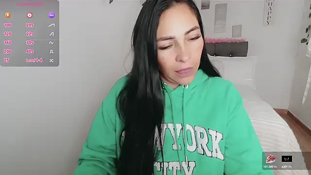 Snapshot of luna_lgomez_ chatting on September 18, 2025, 3:36 pm luna lgomez  online show from September 18, 2025, 3:36 pm