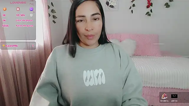 Snapshot of luna_lgomez_ chatting on October 31, 2025, 2:07 pm luna lgomez  online show from October 31, 2025, 2:07 pm