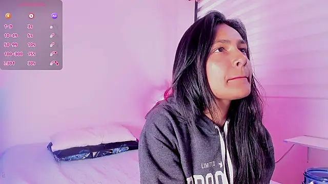 Fernanda liie  online show from May 12, 2026, 1:52 pm